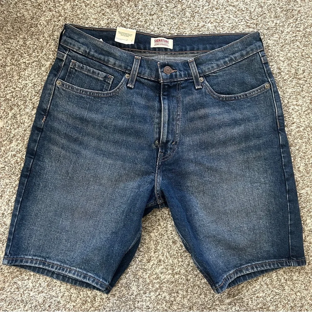 NWT Signature by Levi Strauss Men's Dark Blue Jean Shorts Denim Casual 32